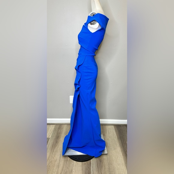 Chiara Boni Melania Off-The-Shoulder Gown SIZE 2 $995 - Picture 10 of 11